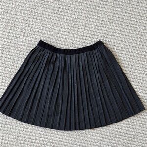 Zara girls pleated shimmer gray skirt with elastic waistband